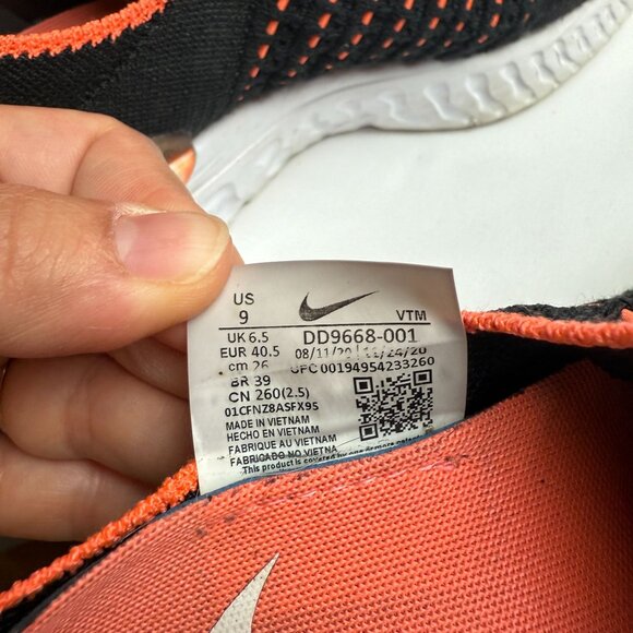 Nike React Phantom Run Flyknit Premium Womens 9 Lightweight Running Shoes - Picture 8 of 9